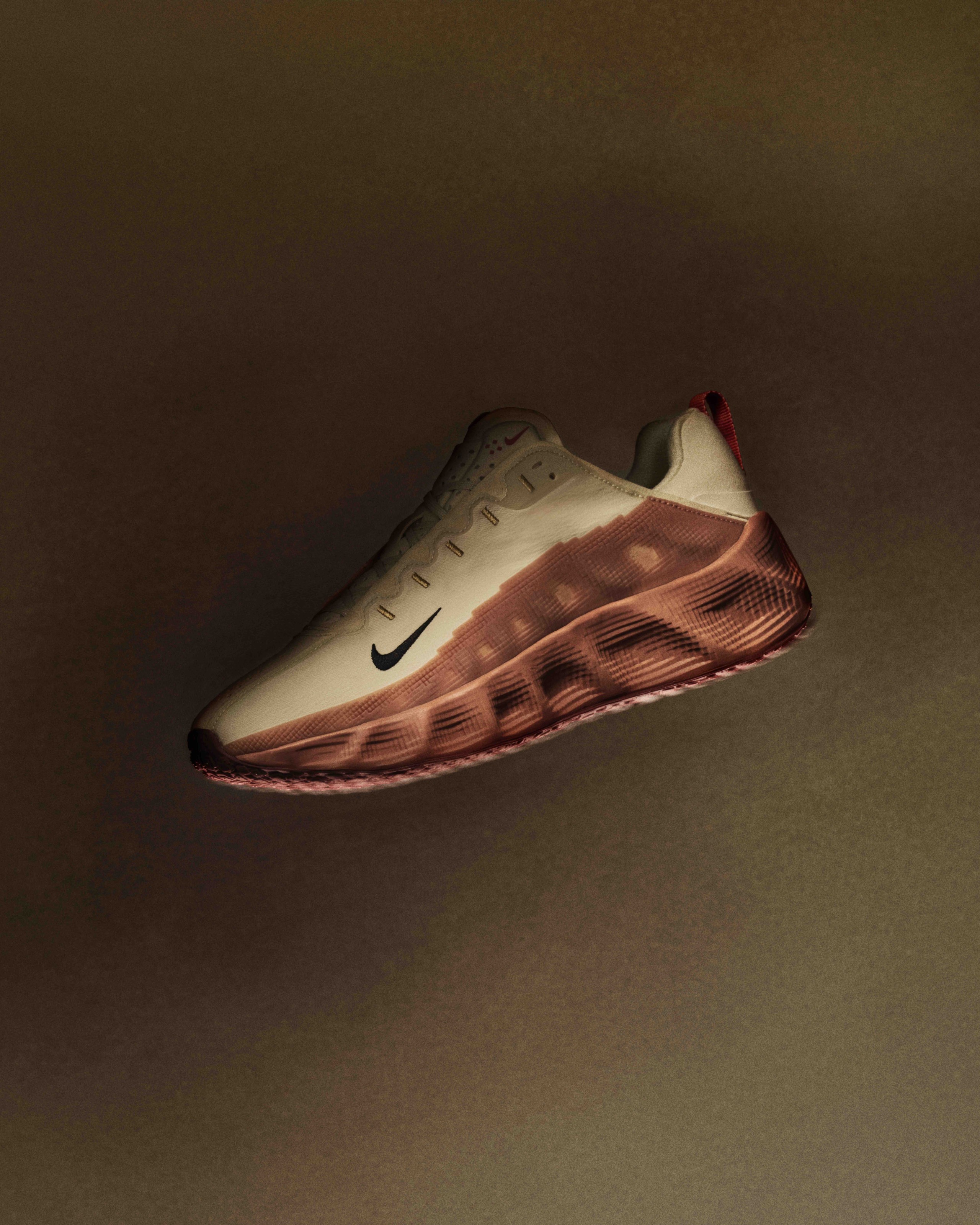 ナイキ エイバ ローバーの革新的な性能がストリートで活躍する — NIKE