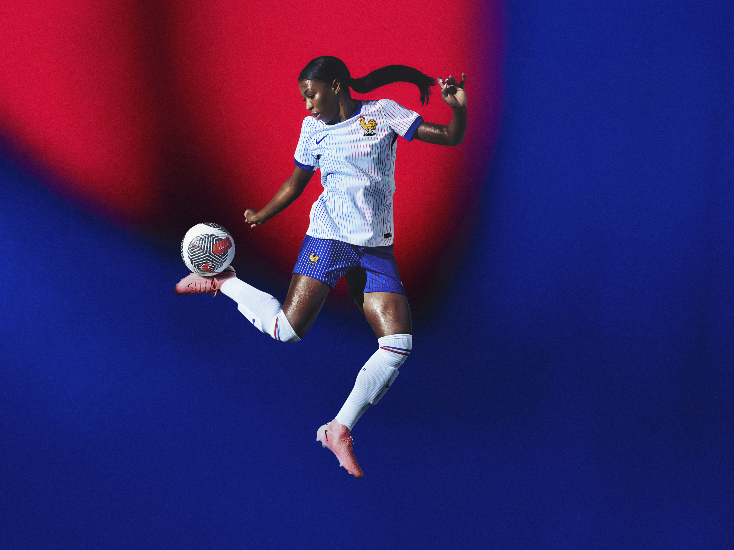 Nikeの各国代表ユニフォームがDri-FIT ADVを備えてピッチに登場 — NIKE