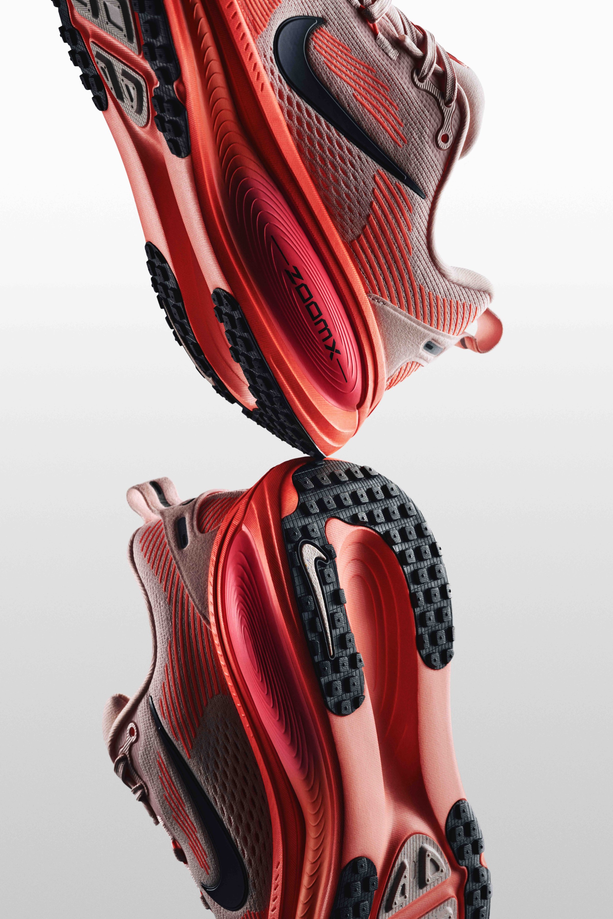 NIKE VOMERO18 ZoomX 24.5 ランニングシューズ ボメロ18 NIKE公式】ナイキ ボメロ 18 ウィメンズ ロード ランニング