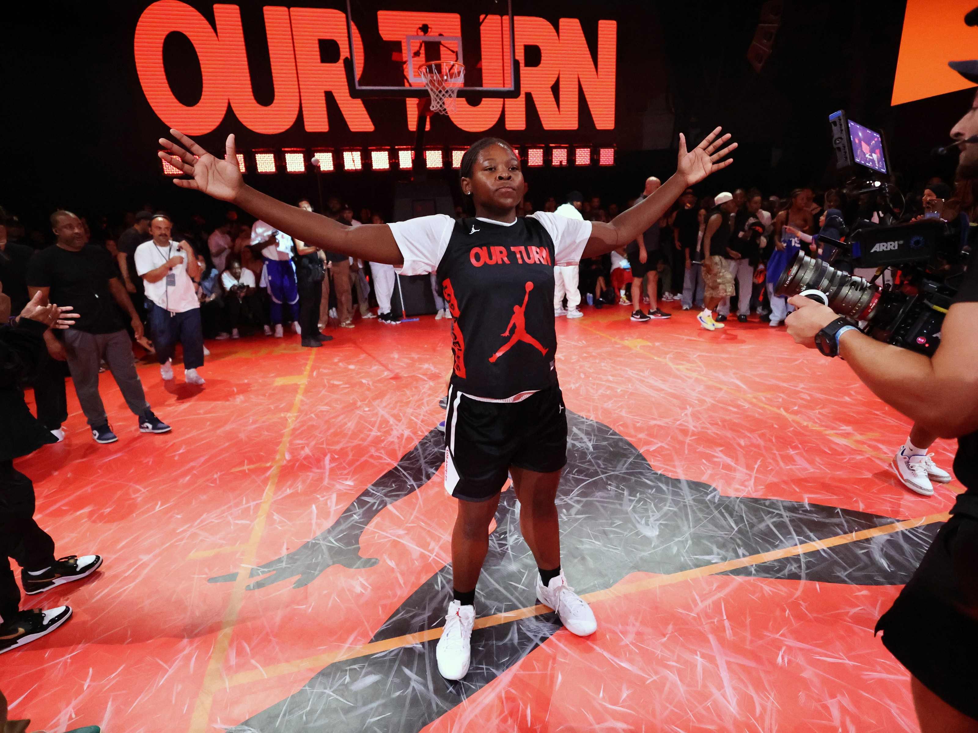 JORDAN 品牌在巴黎总决赛上为世界精英单挑篮球手颁奖— NIKE, Inc., image size:3200x2399