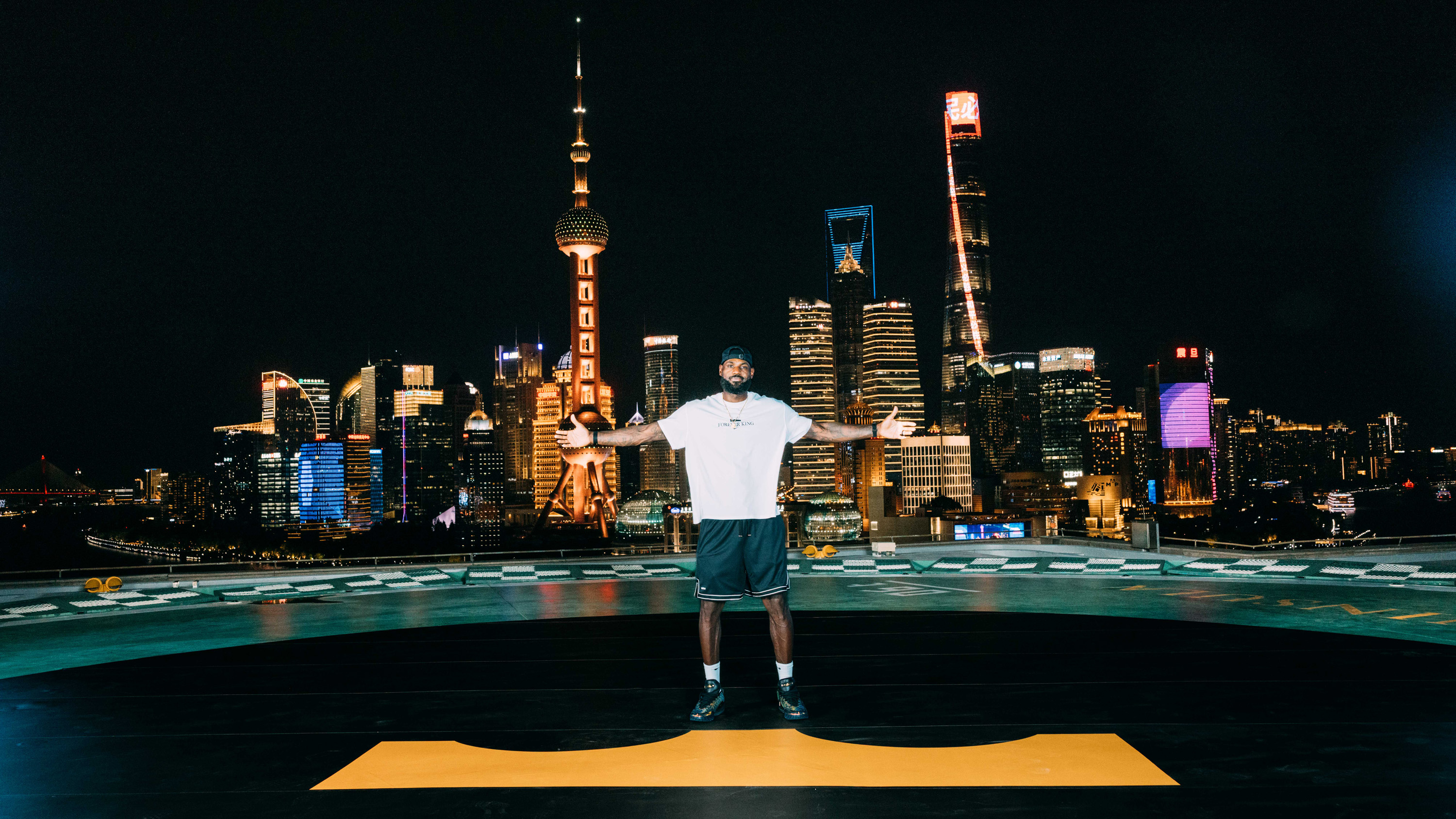 フォーエバー・キング・ツアー20周年を記念し、レブロン・ジェームズが