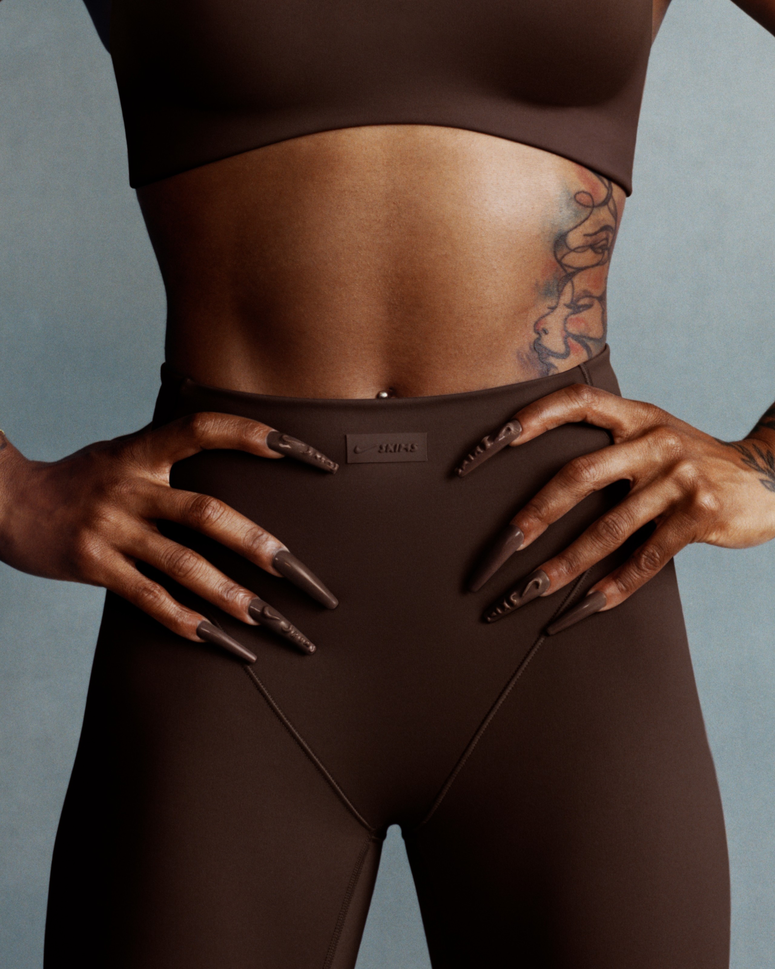 NikeSKIMSが初のコレクションで表現する、女性アスリートの強さから