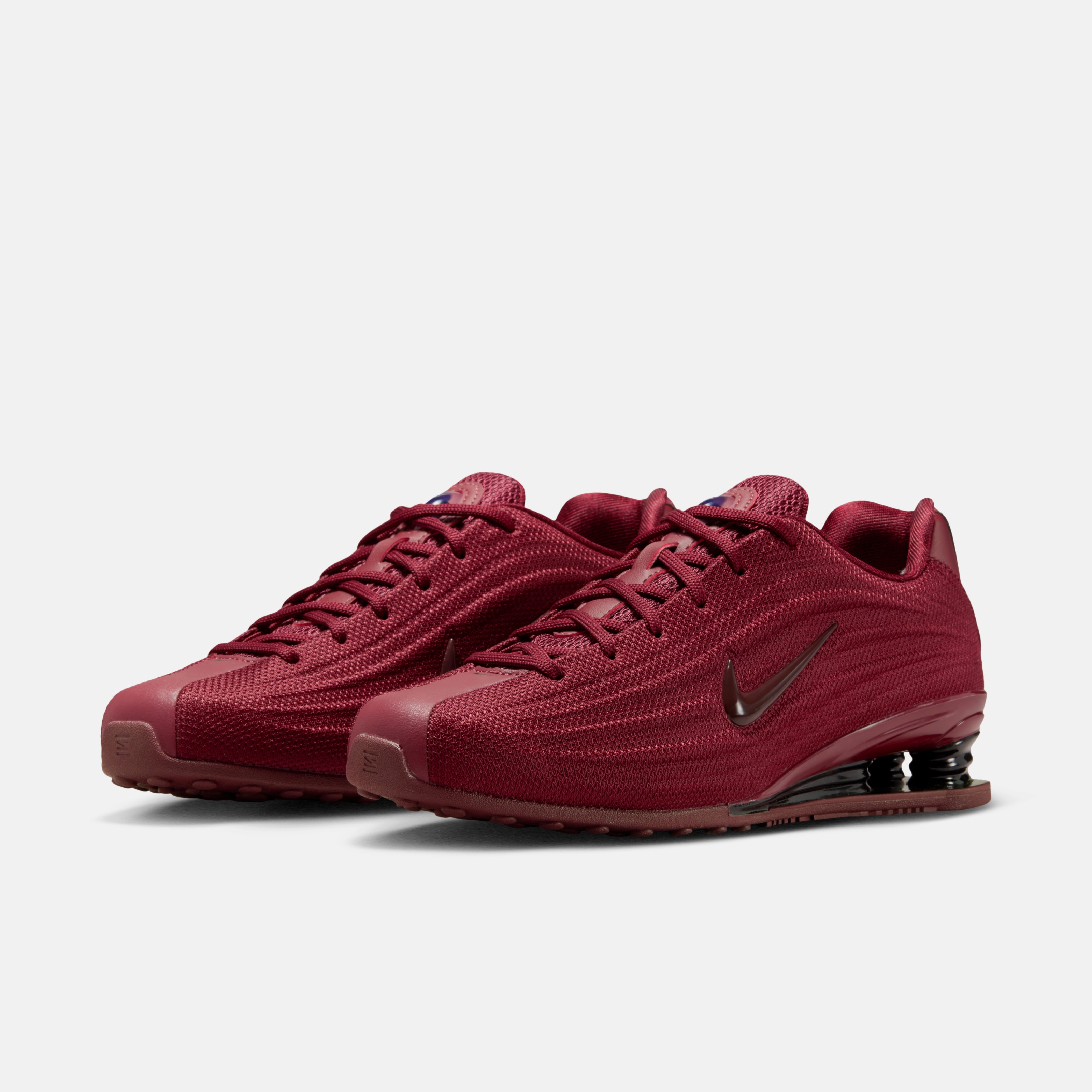 Nikeがスポーツウェア モデル「ショックス Z」を発表、常識を覆す洗練