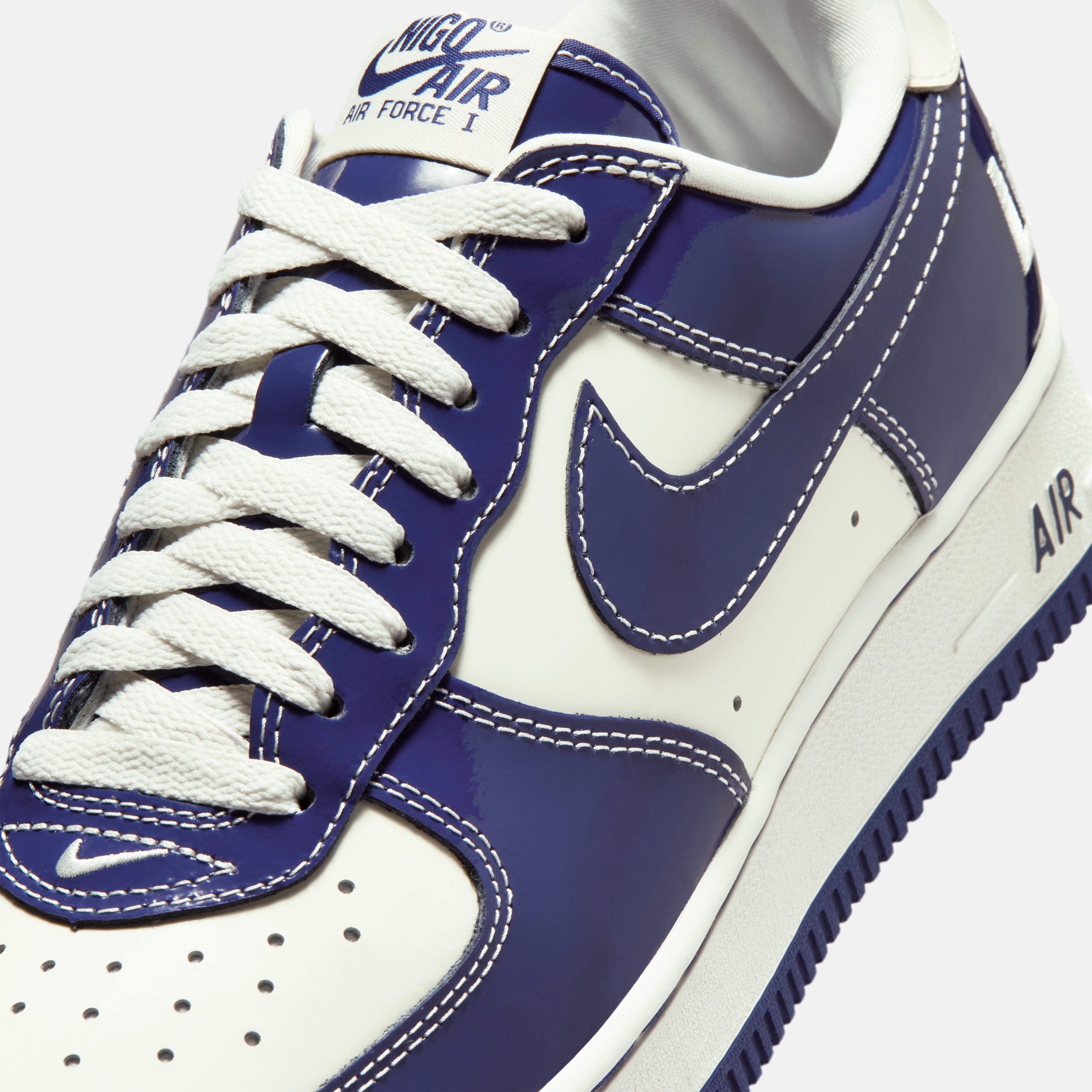 Nike x NIGOⓇ LO2 Air Force 1 ネイビー/ホワイト Nike and Nigo Kick Off an Air Force 1 World Tour, Debuting His