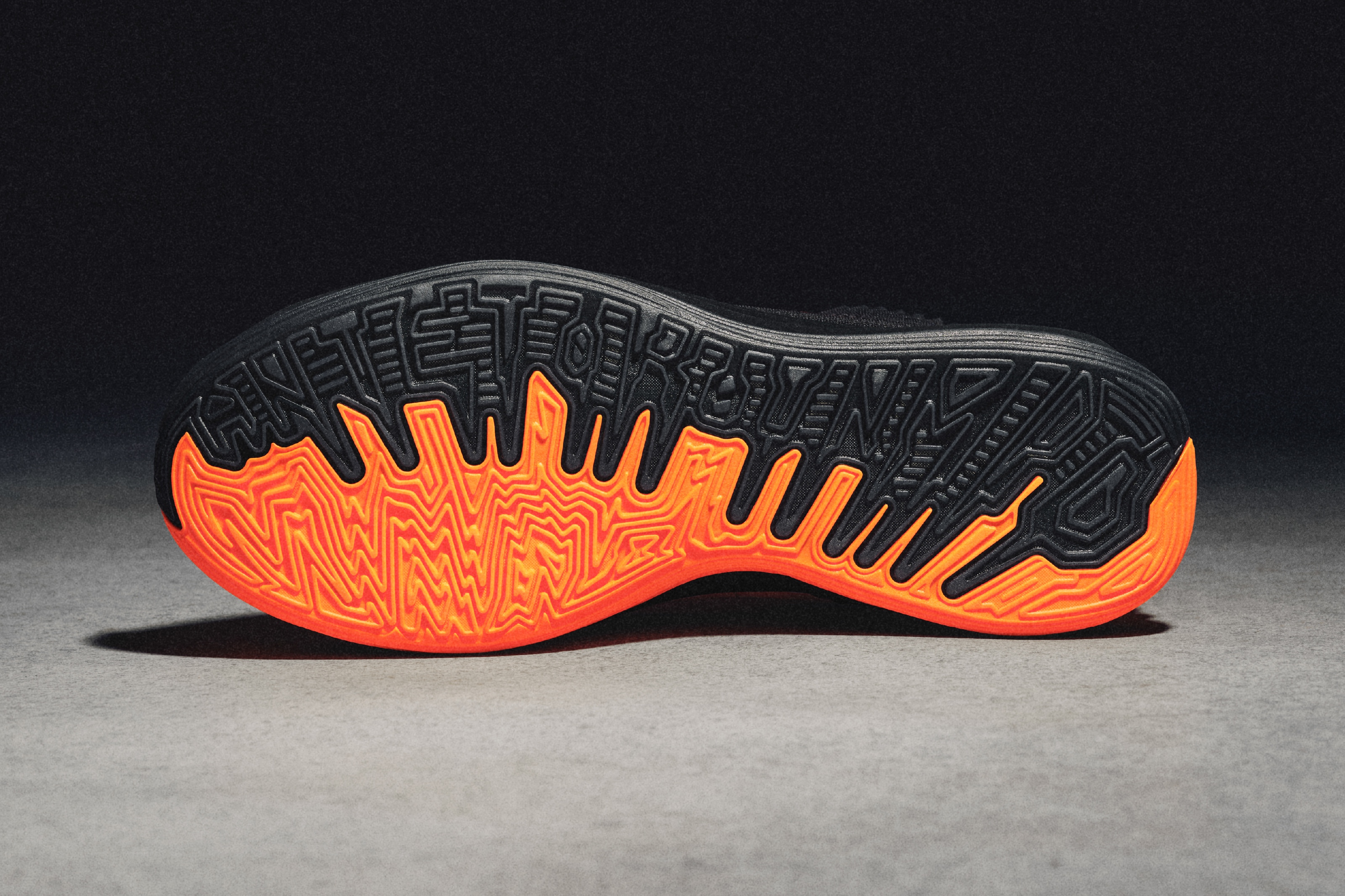 最も熱いバスケットボールプレーヤーに贈るNikeのヤニス フリーク 7