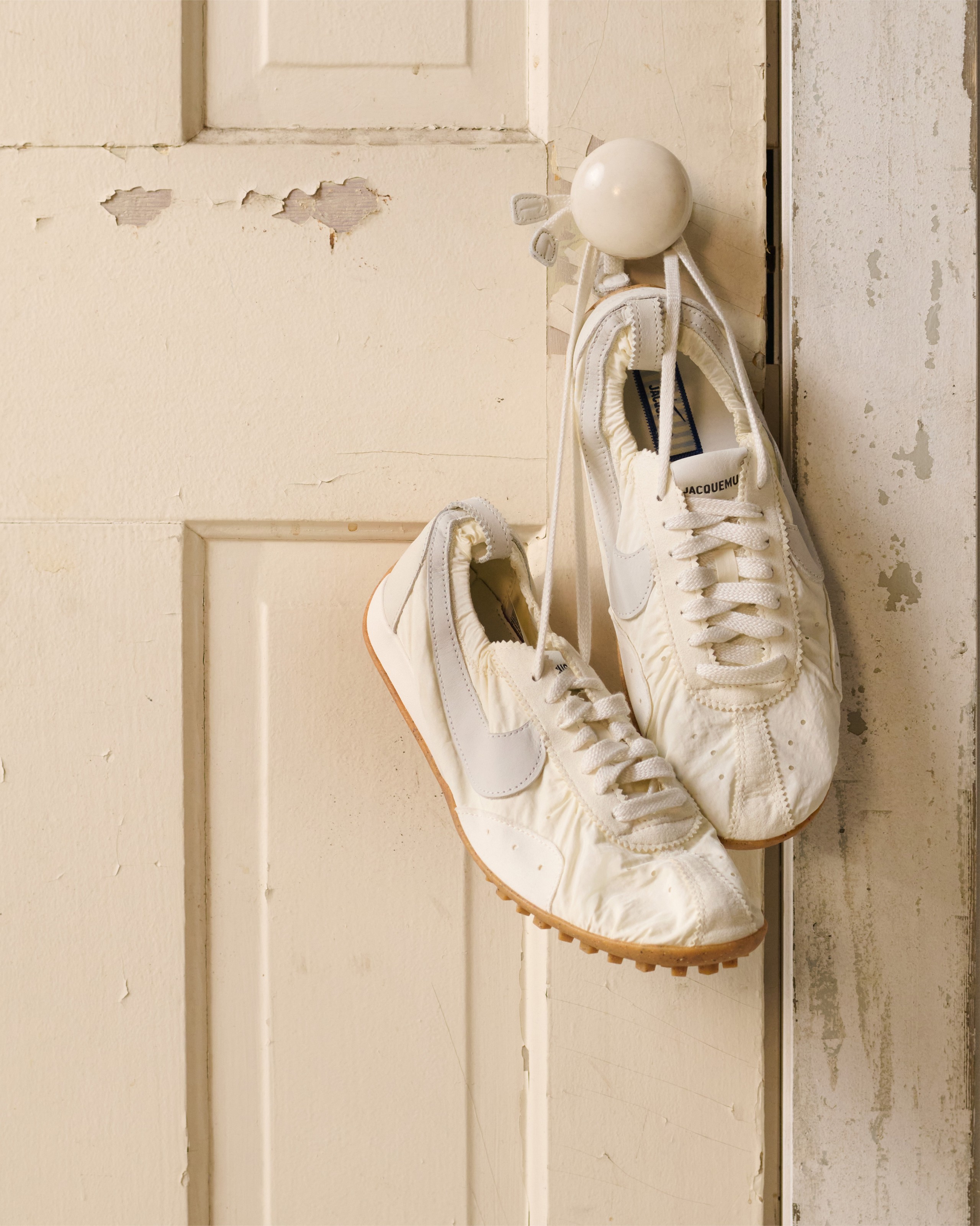 JACQUEMUS スニーカー メンズ Jacquemus Men's The Tennis Suede & Nylon Sneakers | Neiman Marcus