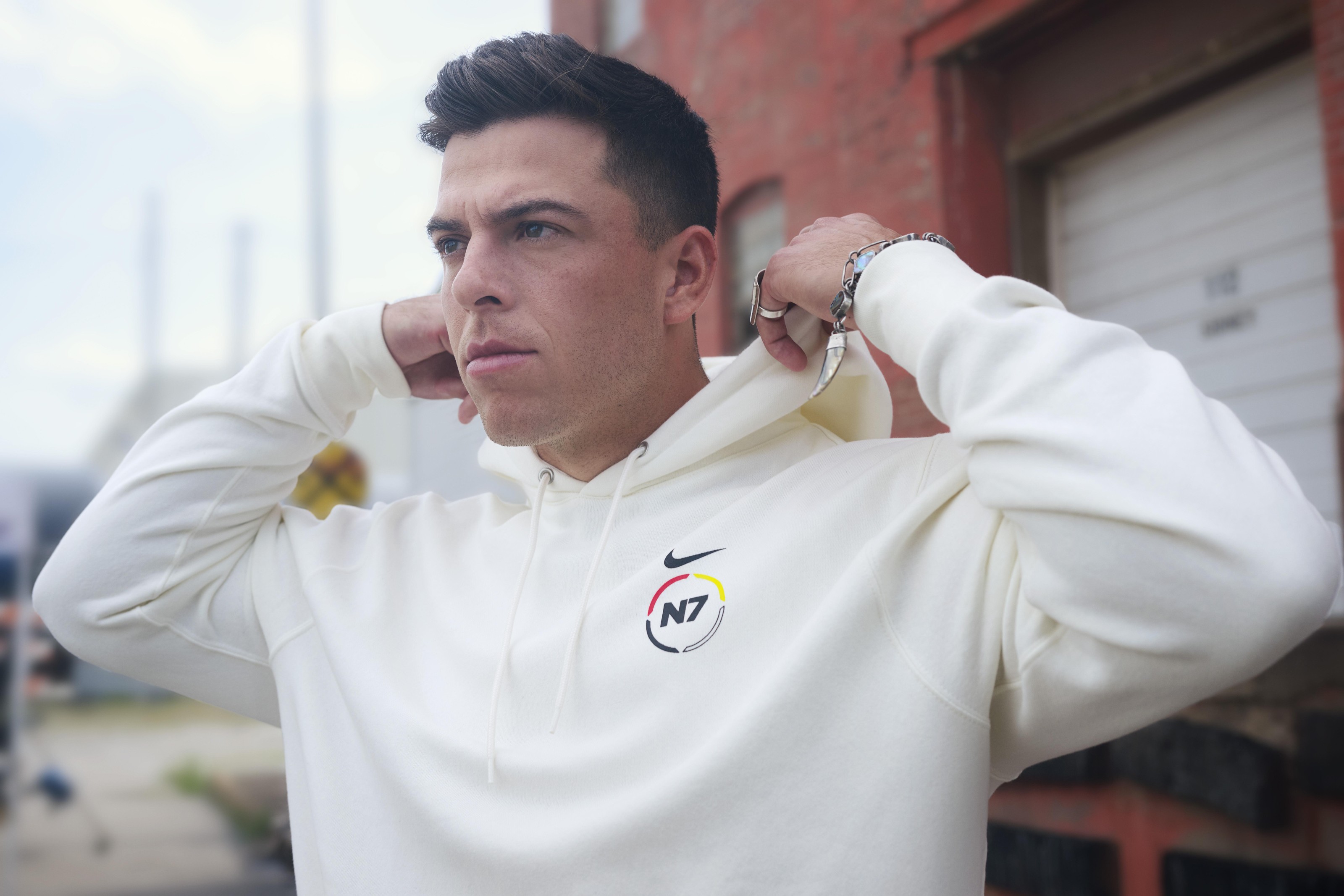 nike sportswear essential n7