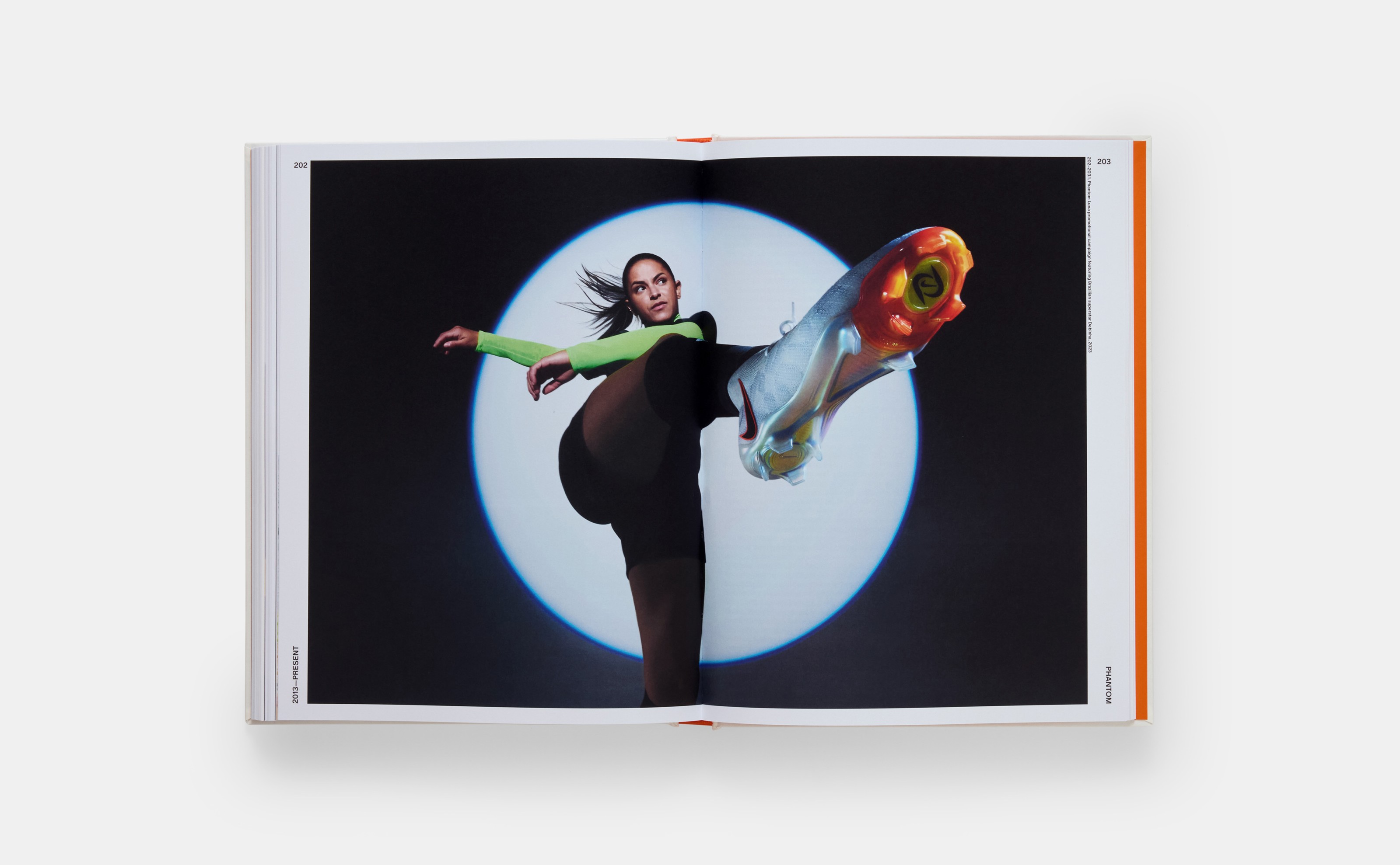 NikeとPhaidon Press、Nike Footballのスパイクの歴史を新たな視点で