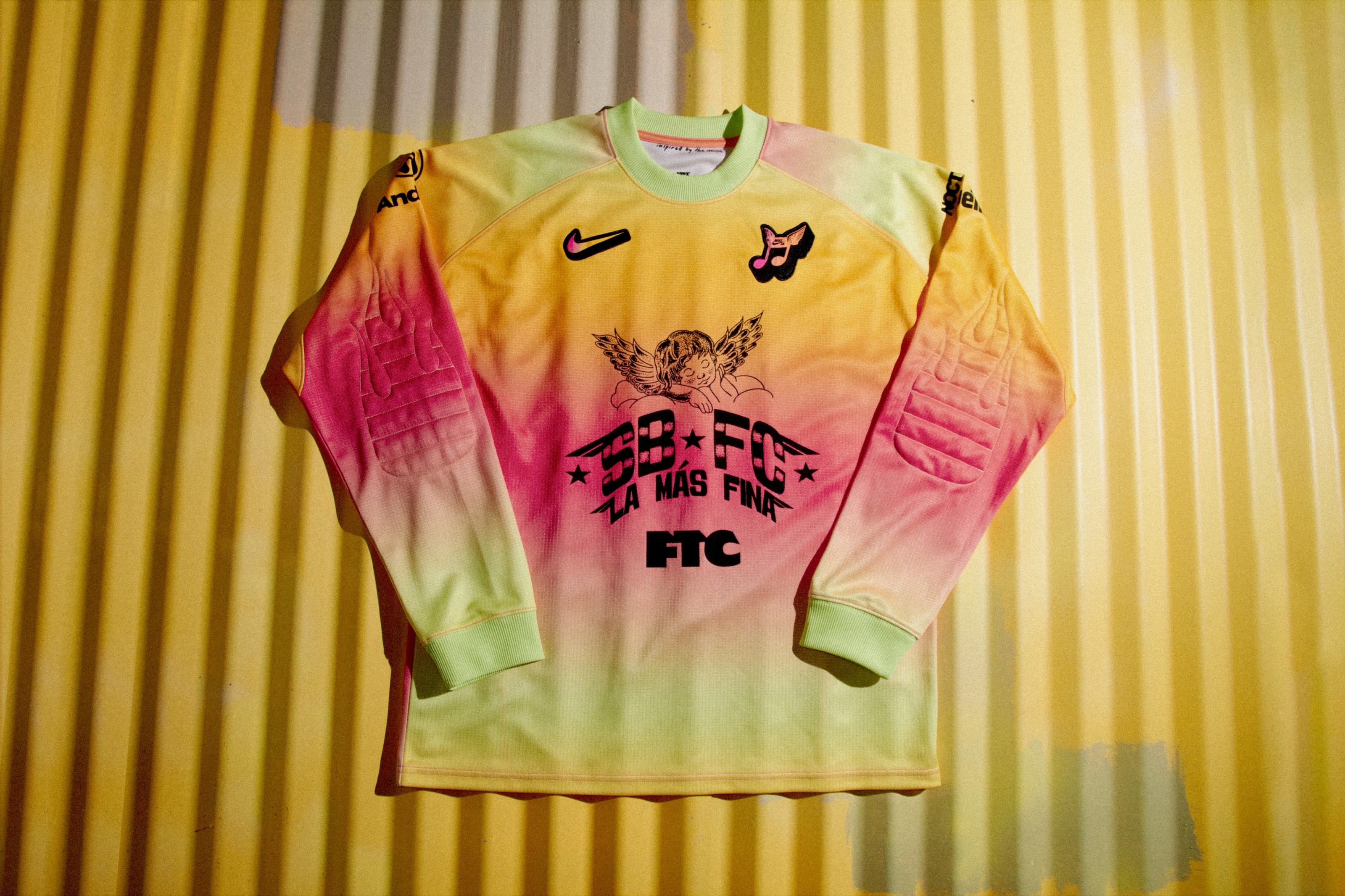 Nike SBからサッカーを愛するファンのためのSB FCコレクション登場