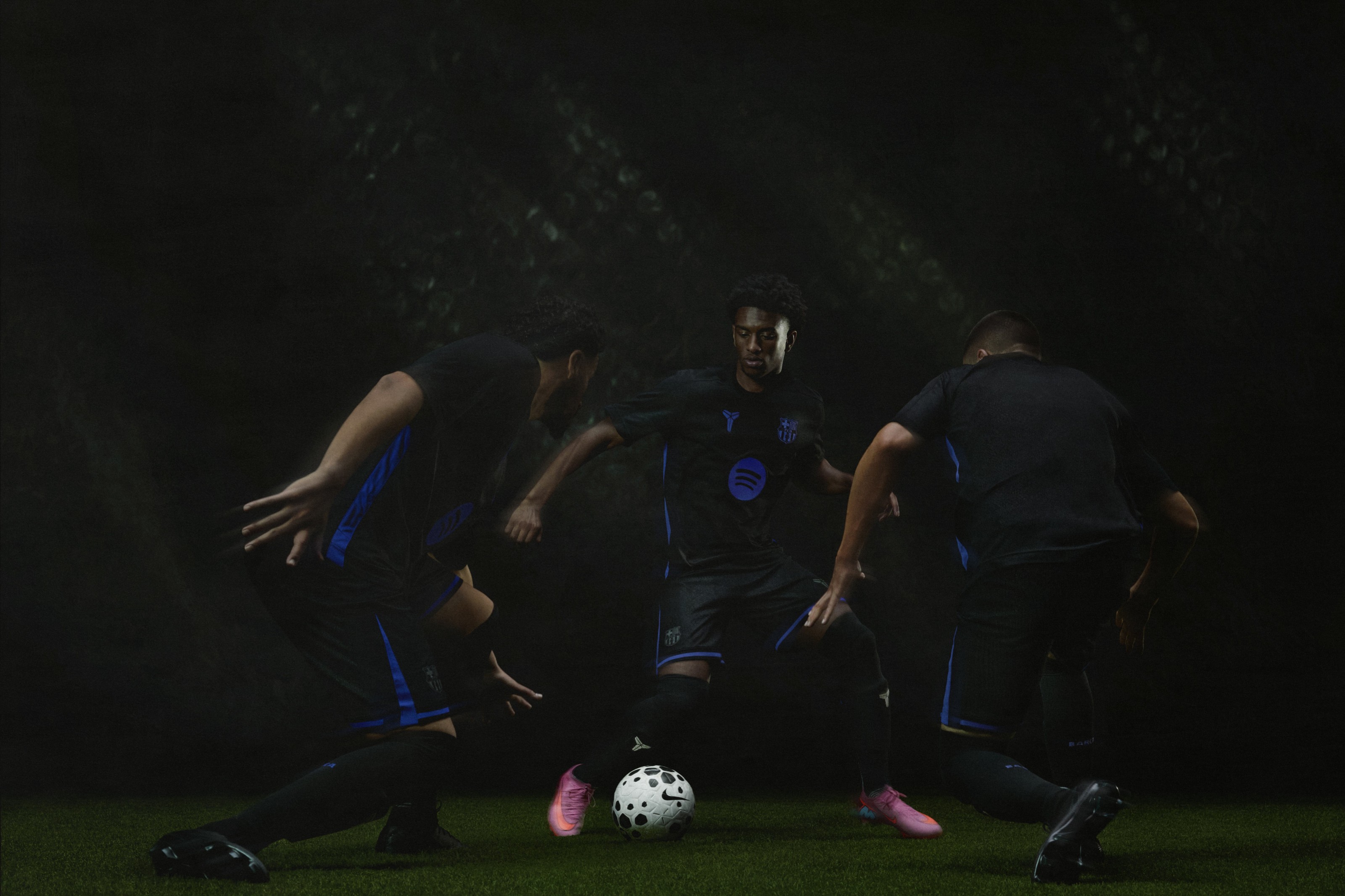 Mamba Mentalityをピッチへ――Nike、コービーとFCバルセロナを