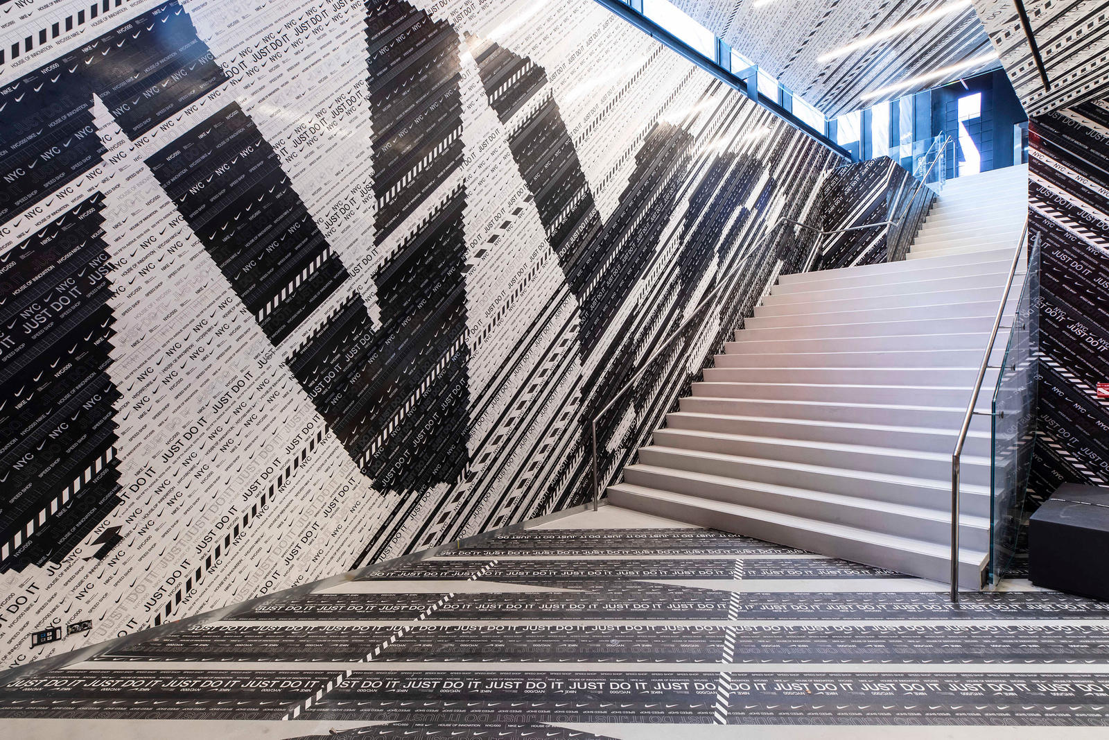 where is the nike store in manhattan