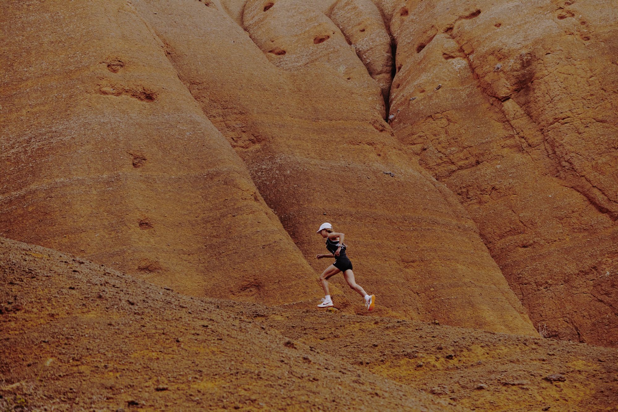 Nike Ultrafly Trail sono le nuove scarpe per correre forte sui trail, dotate di intersuola in ZoomX e di piastra in carbonio
