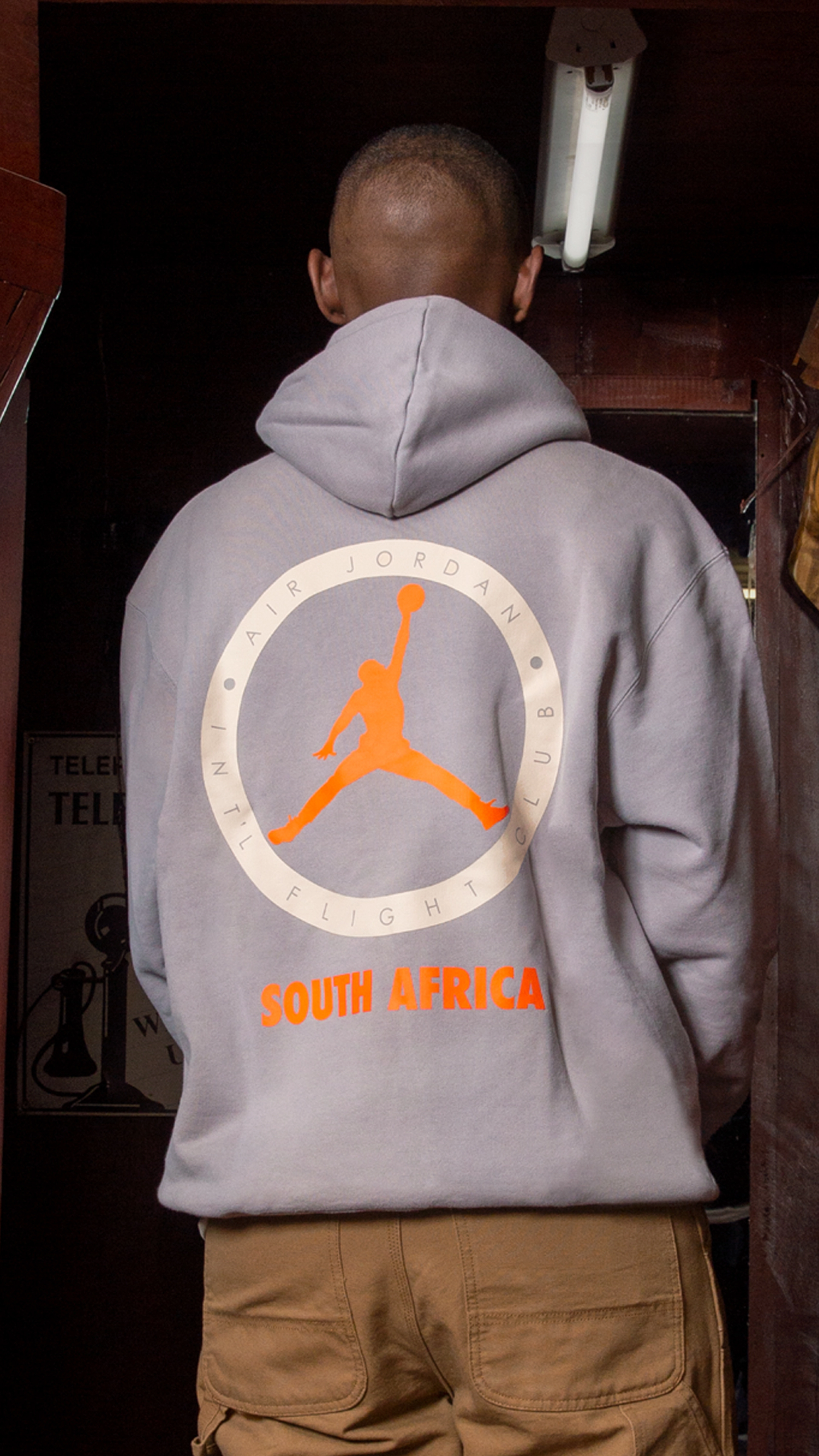 Apparrel Hoody Back 1080x1920