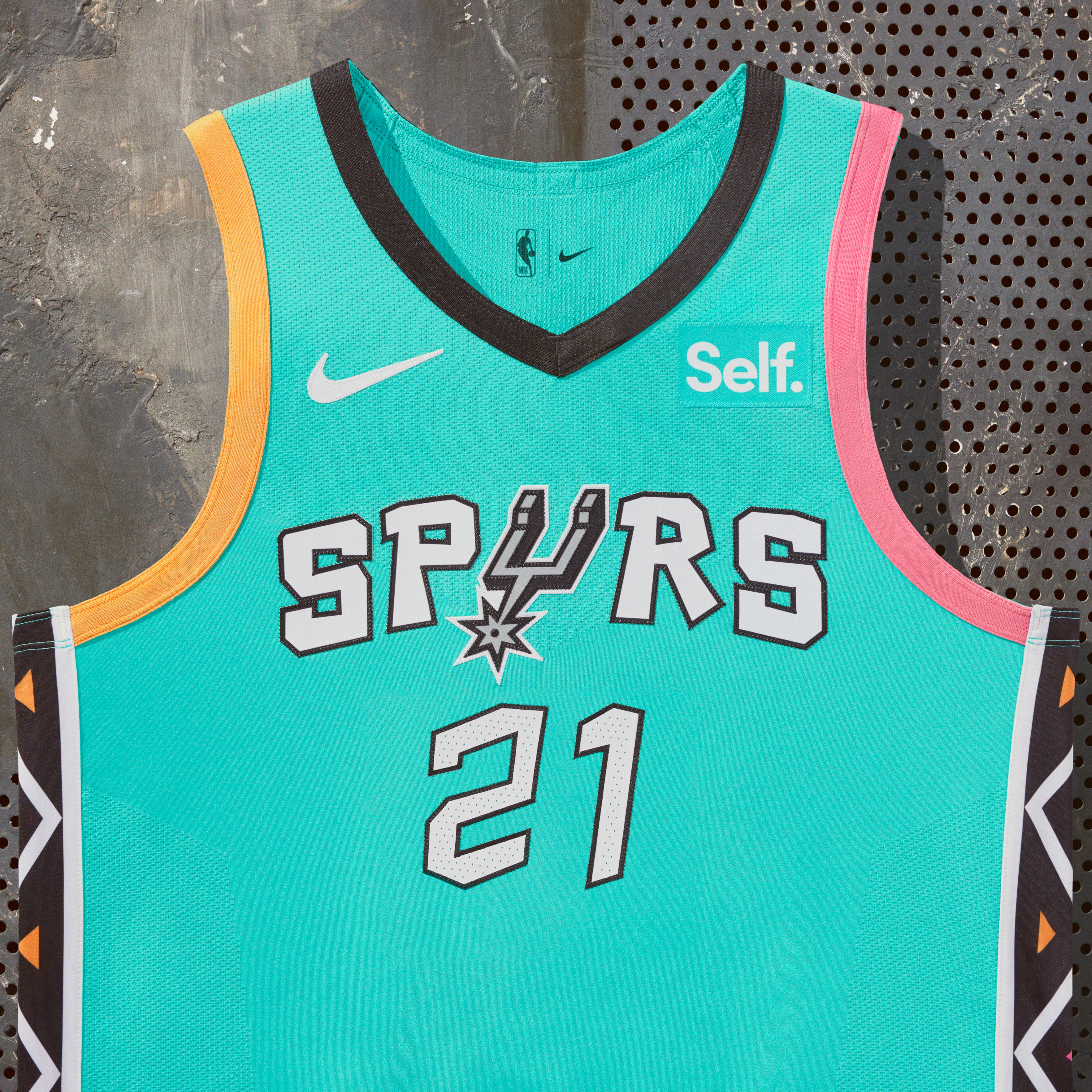 Ho22 Nbacityedition Na Offbody Sanantonio Detail 00031 05 Sp 02